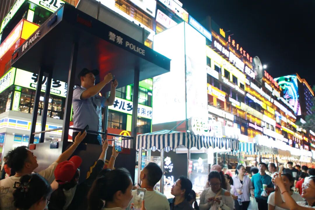 站在高处护平安,还帮游客拍大片!吉林延吉文旅警务暖人心